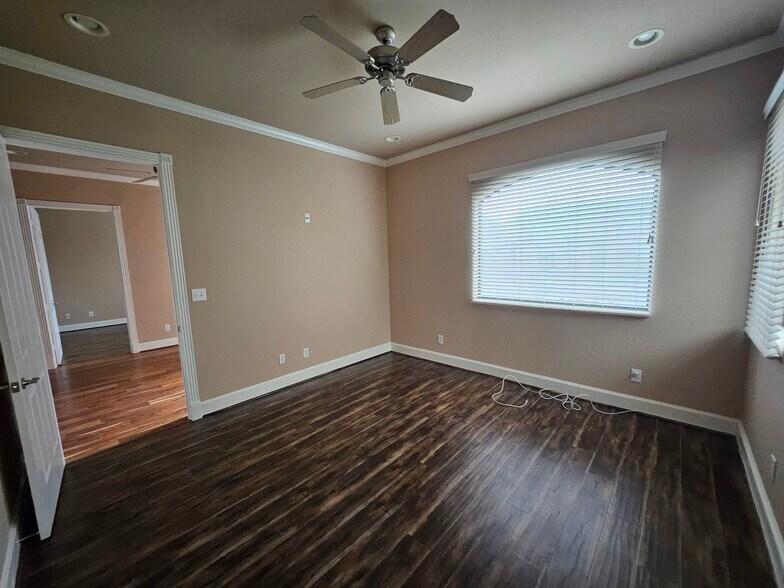 More Photos Of 1804 Snake River Rd, Katy Medical For Lease