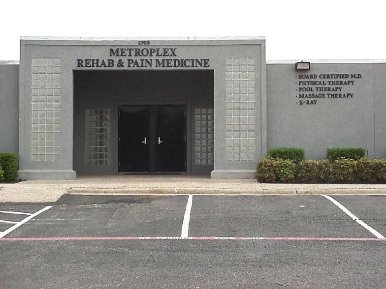 More Photos Of 2908 E Trinity Mills Rd, Carrollton Office For Lease