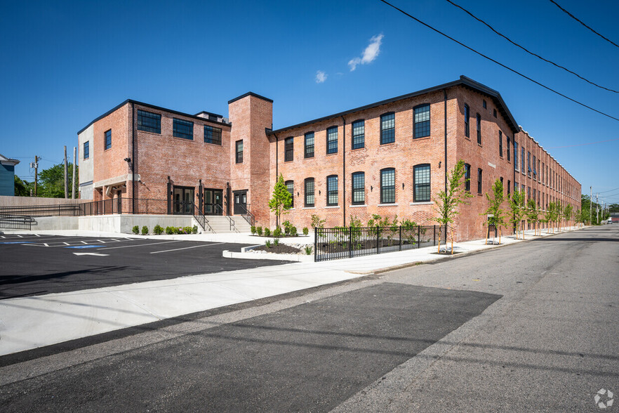 Primary Photo Of 49 Westfield St, Providence Restaurant For Lease