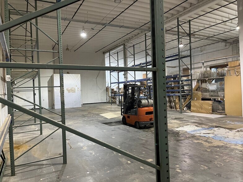 More Photos Of 160 NW 16th St, Boca Raton Warehouse For Lease