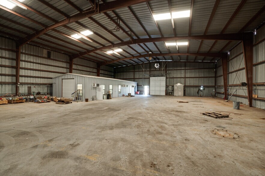 More Photos Of 12150-A US Highway 70 S, Vernon Warehouse For Lease