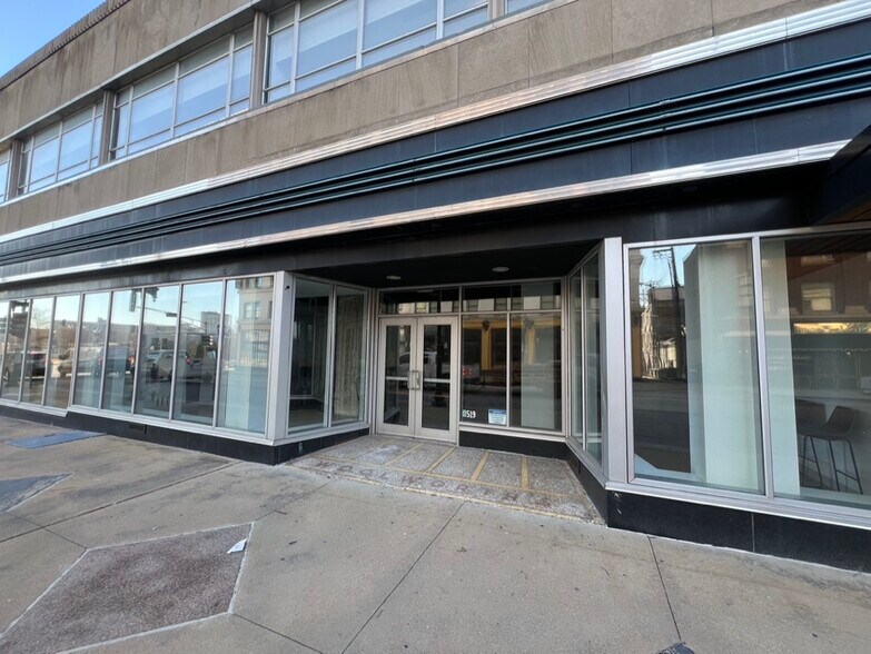 Primary Photo Of 501 N Grand Ave, Saint Louis Storefront For Lease