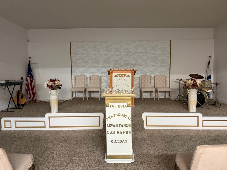 More Photos Of 553-555 Center Street Ext, Bridgeport Warehouse For Sale