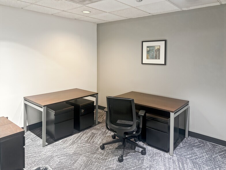 More Photos Of 780 Lynnhaven Pky, Virginia Beach Coworking Space