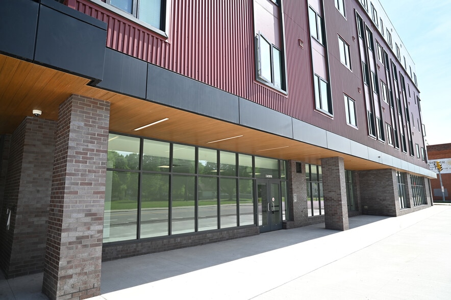 More Photos Of 450 S Park Ave, Buffalo Storefront Retail Residential For Lease