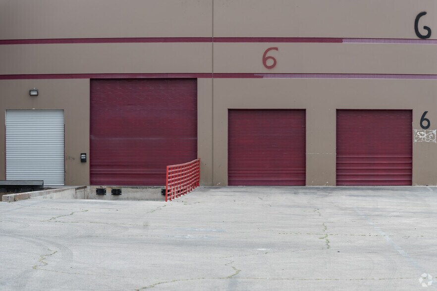 More Photos Of 3585 W Diablo Dr, Las Vegas Manufacturing For Lease