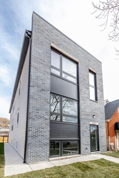 More Photos Of 851 Springfield ave, Chicago Apartments For Sale