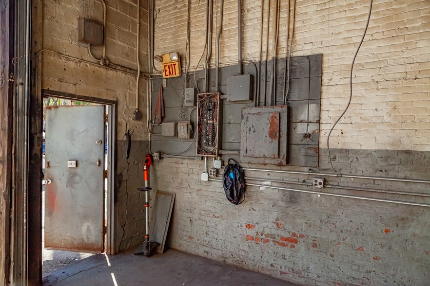 More Photos Of 1698 Main St, Peekskill Manufacturing For Lease