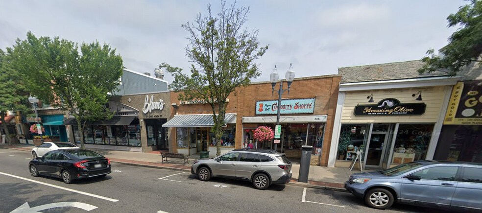More Photos Of 33 E Main St, Patchogue Storefront For Lease