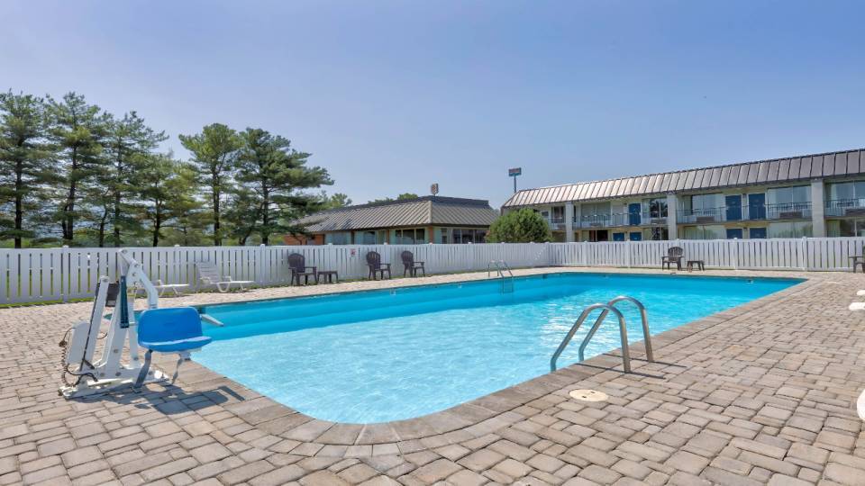 More Photos Of 250 Conicville Rd, Mount Jackson Hotel For Sale