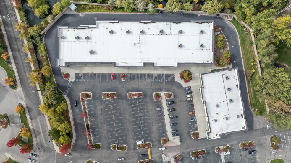 More Photos Of 6843 N Strawberry Glen Rd, Boise Storefront For Sale