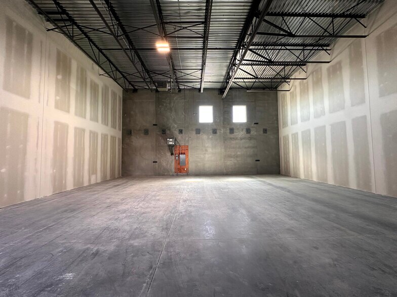 More Photos Of 4412 9 St SE, Calgary Warehouse For Sale