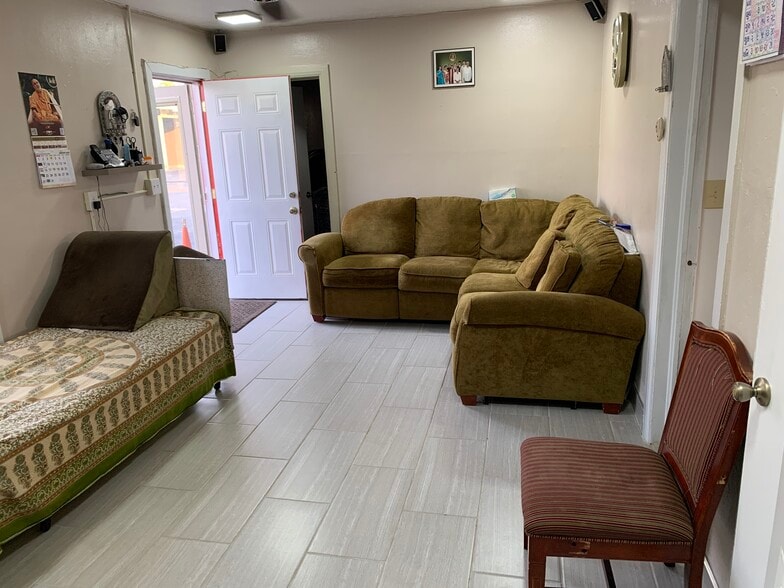 More Photos Of 1041 Westpoint Ave, Colorado City Hotel For Sale