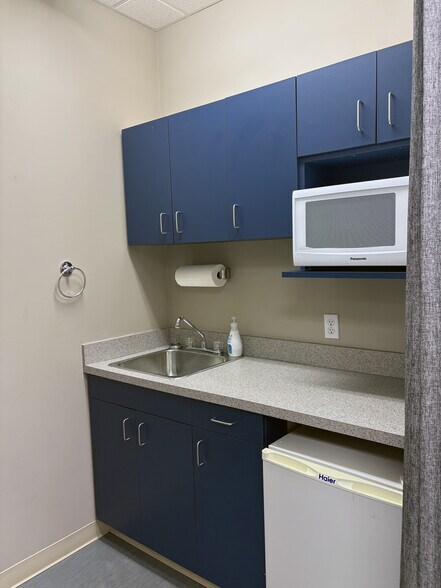 More Photos Of 65 Chippewa Rd, Sherwood Park Office For Sale