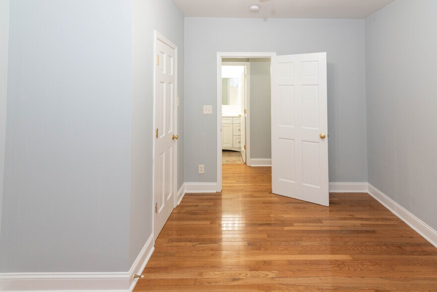 More Photos Of 2445 Lakeview Ave, Baltimore Apartments For Sale