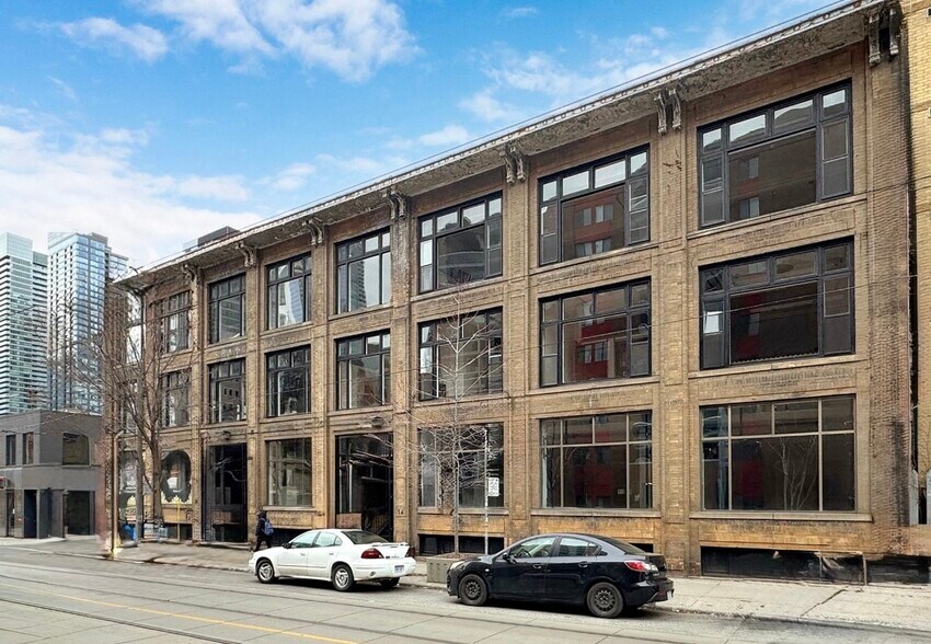 More Photos Of 10-14 Mccaul St, Toronto Office For Lease