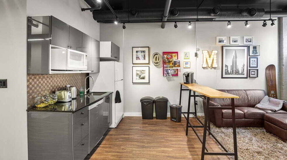 More Photos Of 80 Sherbourne St, Toronto Apartments For Sale