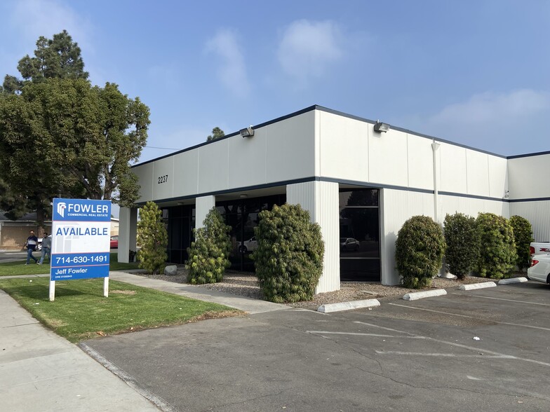 Primary Photo Of 2237 N Batavia St, Orange Manufacturing For Lease