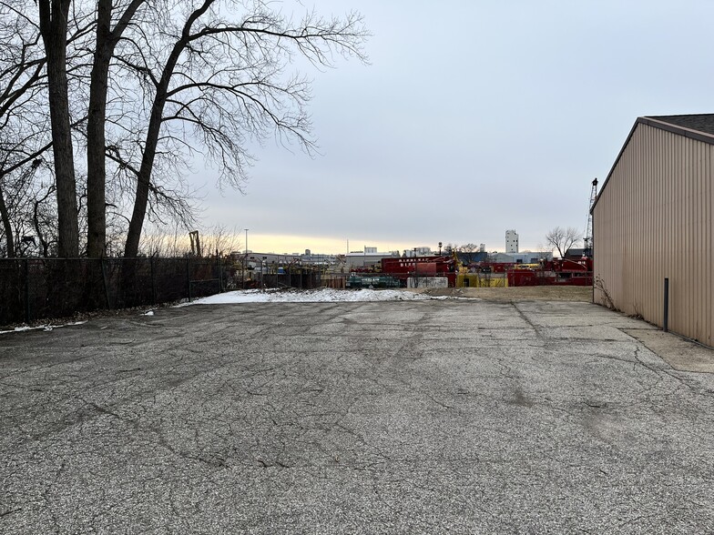 More Photos Of 401 Kent Ct, Midland Flex For Sale