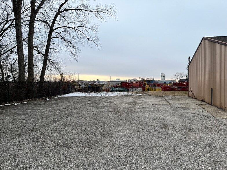 More Photos Of 401 Kent Ct, Midland Flex For Sale