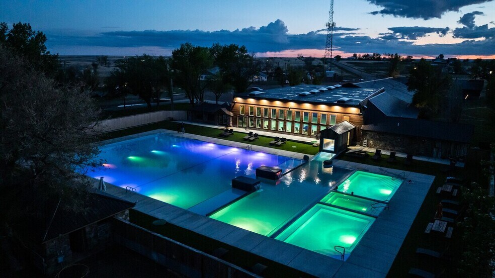 More Photos Of 669 Buffalo Trl, Saco Hotel For Sale