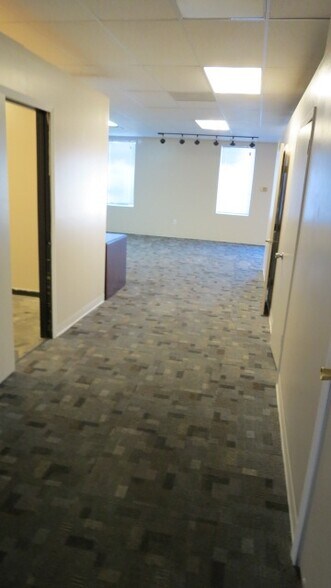 More Photos Of 3368 SR 752 St, Ashville Storefront Retail Office For Lease