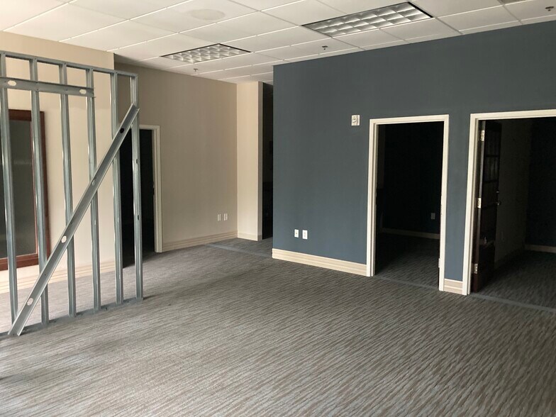 More Photos Of 10624 Metromont Pky, Charlotte Showroom For Sale
