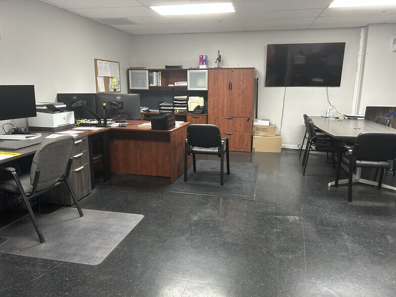 More Photos Of 103 Wolfpack Rd, Gastonia Warehouse For Sale