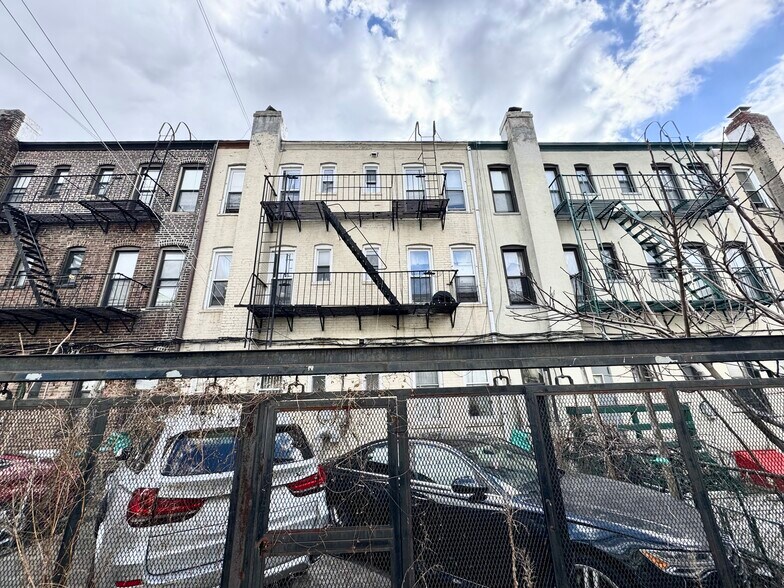 More Photos Of 3444 43rd St, Long Island City Apartments For Sale