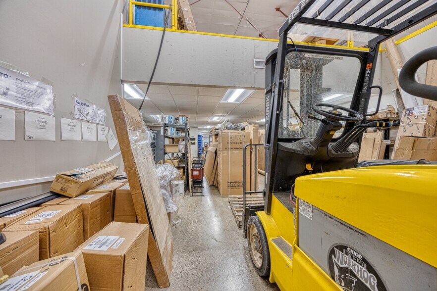 More Photos Of 3928 Tri Hill Frontage Rd, Great Falls Auto Dealership For Sale