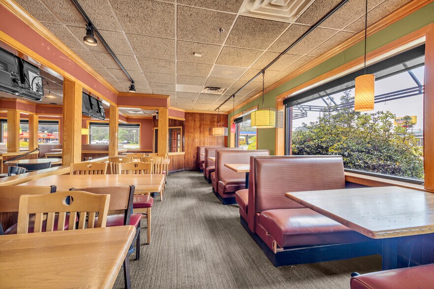 More Photos Of 1589 Big a Rd, Toccoa Flex For Sale