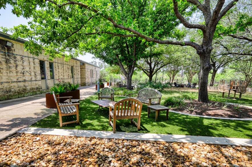 More Photos Of 1390 E Bitters Rd, San Antonio Office For Lease