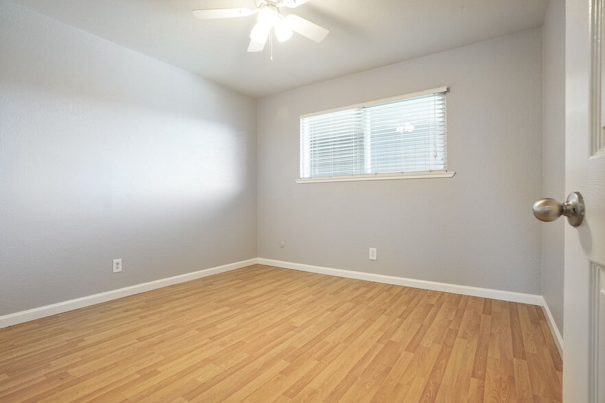 More Photos Of 1017 H St, Antioch Apartments For Sale