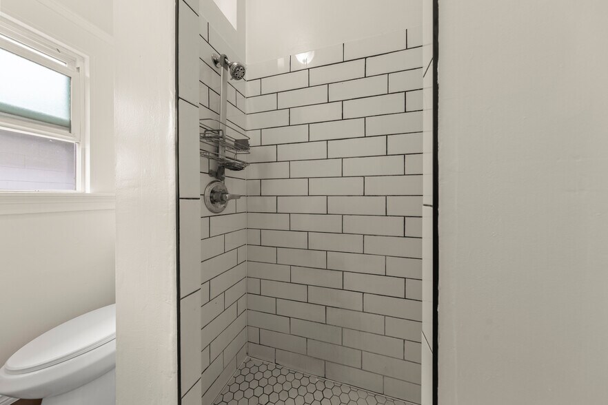 More Photos Of 1736 23rd Ave, Oakland Apartments For Sale