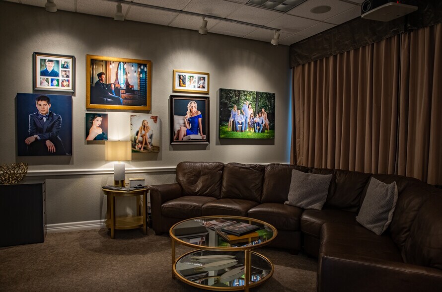 More Photos Of 1015 Road To Six Flags St, Arlington Office For Sale