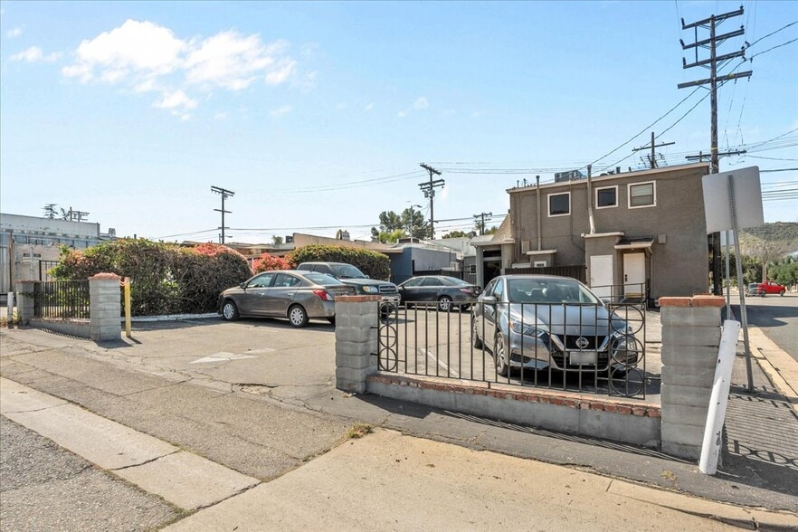 More Photos Of 7969 Foothill Blvd, Sunland Office For Lease