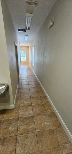More Photos Of 465 Summerhaven Dr, DeBary Office For Lease