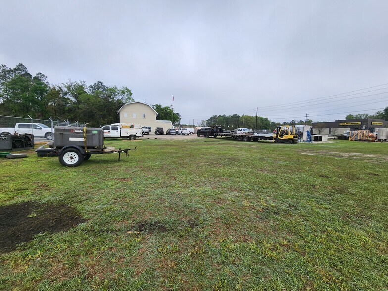 More Photos Of 1563 W Cherry St, Jesup Office For Sale