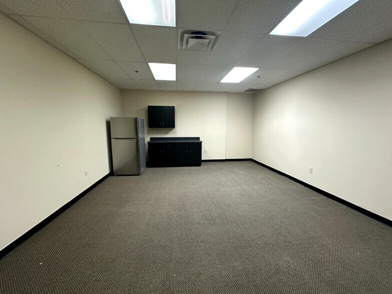 More Photos Of 5620 W Sligh Ave, Tampa Loft Creative Space For Sale