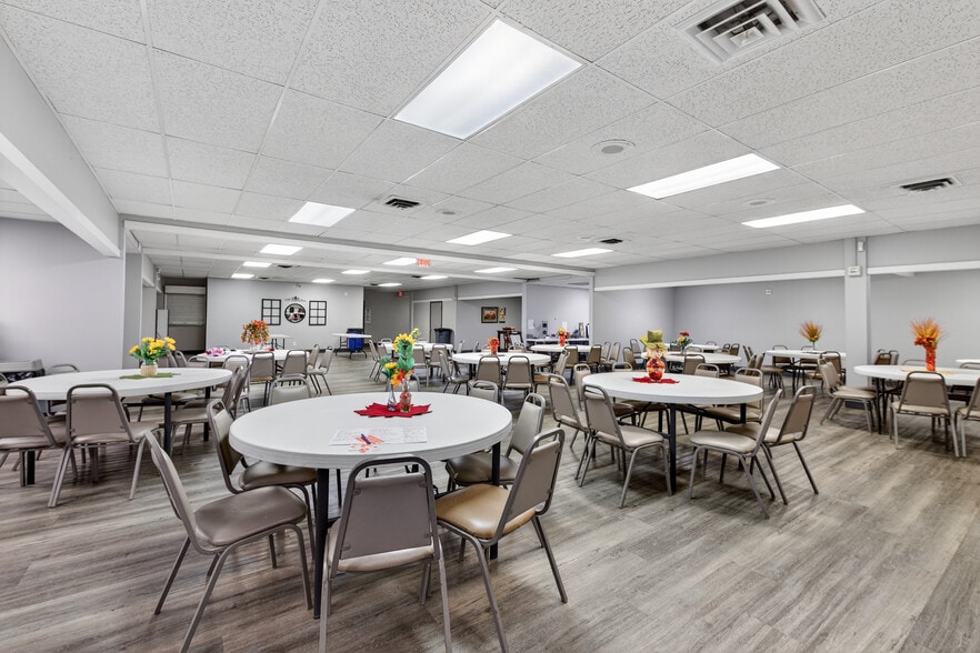 More Photos Of 147 E Hurst Blvd, Hurst Religious Facility For Sale