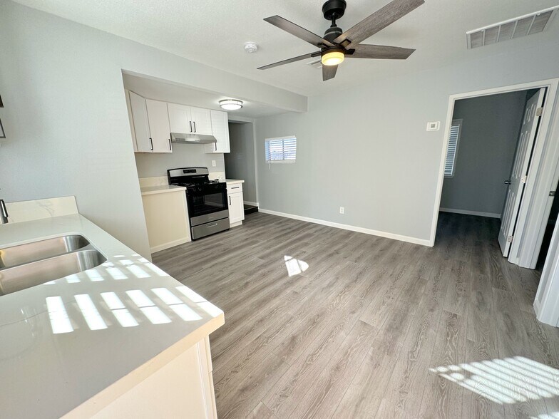 More Photos Of 905 Mauldin Ln, Reno Multifamily For Sale