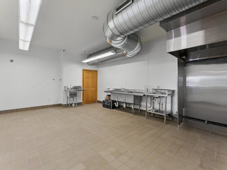 More Photos Of 790 Wolf Rd, Random Lake Service Station For Sale