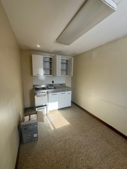 More Photos Of 628 South St, Hoosick Falls Specialty For Sale