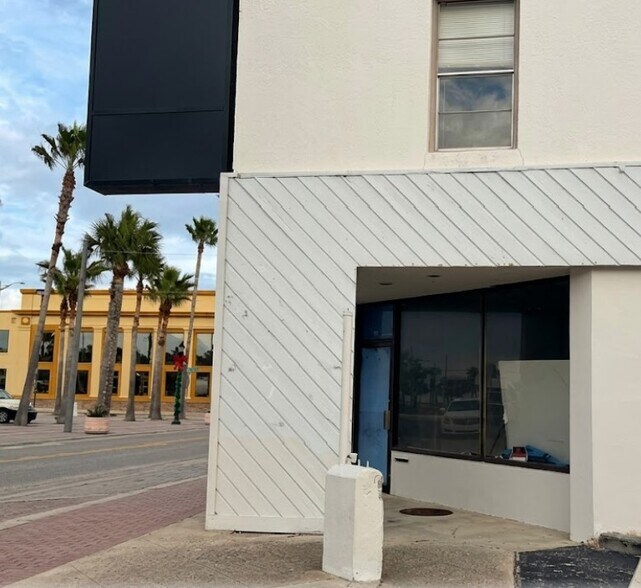 More Photos Of 604 Main St, Daytona Beach Storefront Retail Office For Sale