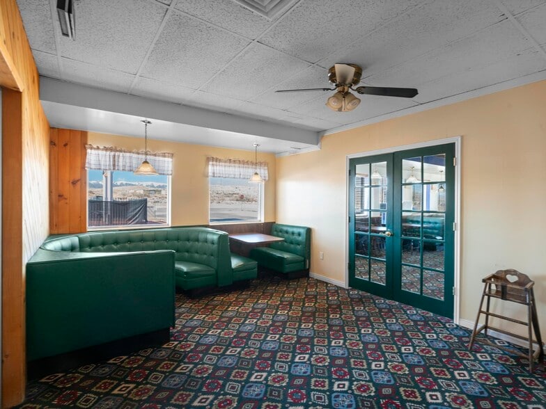 More Photos Of 1225 S State St, Salina Hotel For Sale