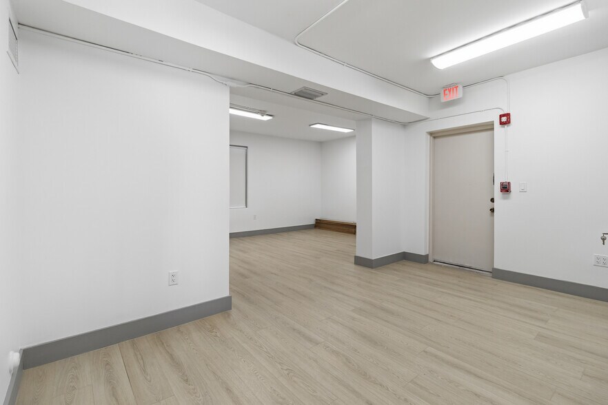 More Photos Of 470 NW 22nd Ave, Miami Office For Sale