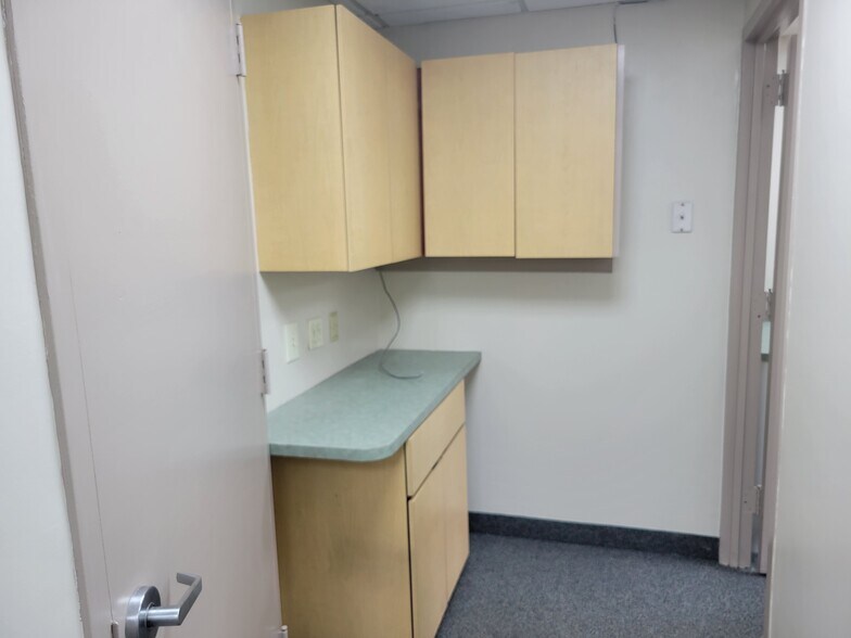 More Photos Of 160 Commack Rd, Commack Medical For Lease