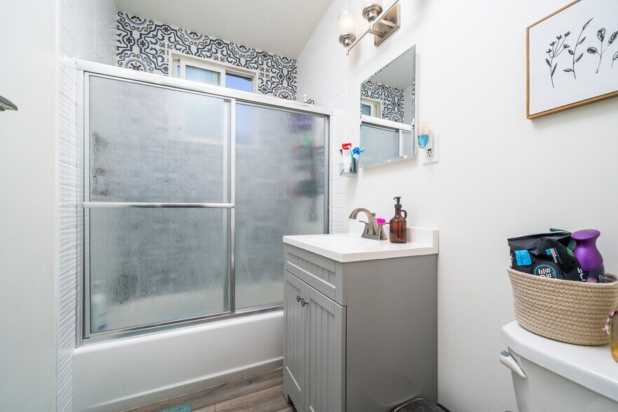 More Photos Of 124 N Vista Bonita Ave, Glendora Apartments For Sale