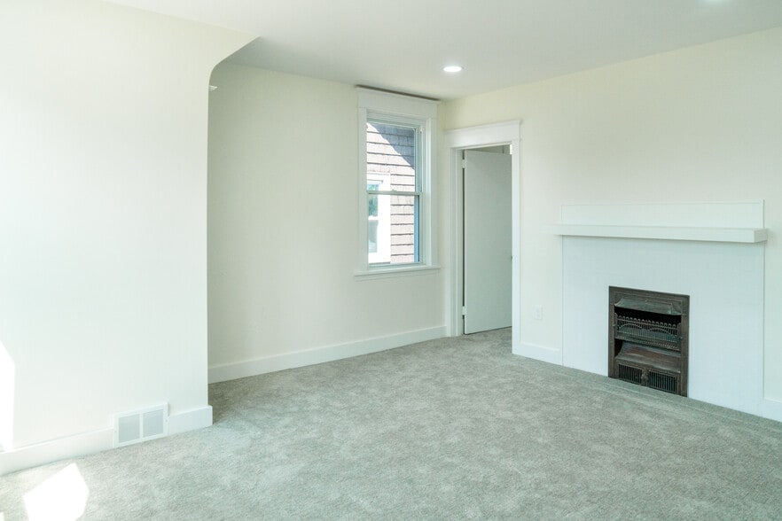 More Photos Of 2860 Perrysville Ave, Pittsburgh Funeral Home For Sale