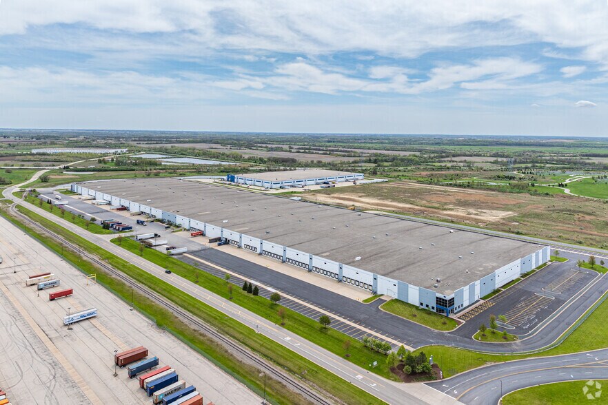 More Photos Of 20901 W Walter Strawn Dr, Elwood Distribution For Lease